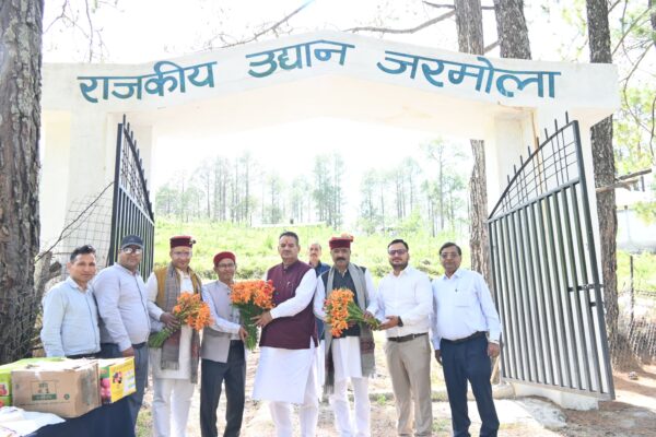 कृषि मंत्री गणेश जोशी ने जरमोला राजकीय उद्यान किया स्थलीय निरीक्षण