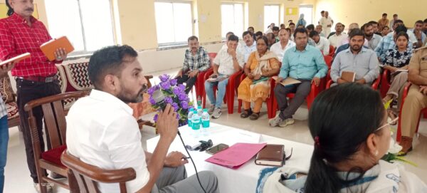 डीएम डॉ. आशीष चौहान ने कांवड़ मेले की तैयारियों को लेकर ली अधिकारियों की महत्वपूर्ण बैठक, नीलकंठ कांवड़ यात्रा में सुरक्षा के साथ सफाई और सुविधाओं के लिए विभागों को दिए सख़्त निर्देश