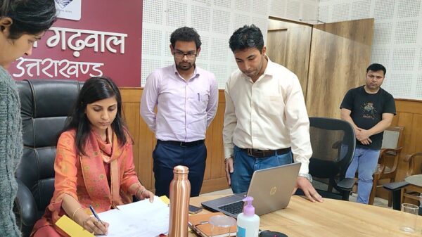 पौड़ी गढ़वाल : मतदान कार्मिकों का प्रथम रेंडमाइजेशन हुआ संपन्न