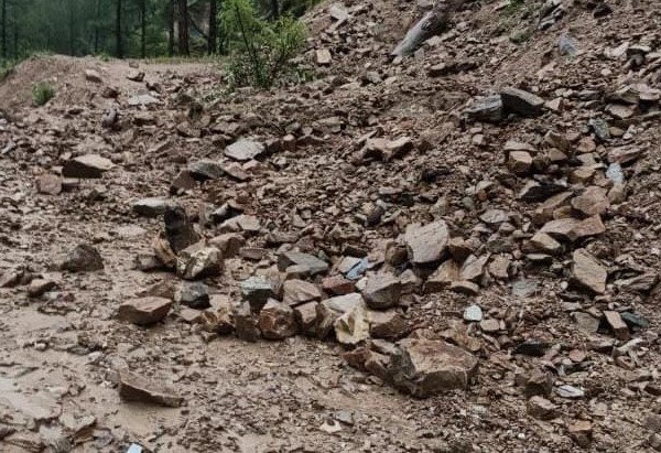 दो दिनों से नहीं खुल पाया त्रिशूला मोटर मार्ग