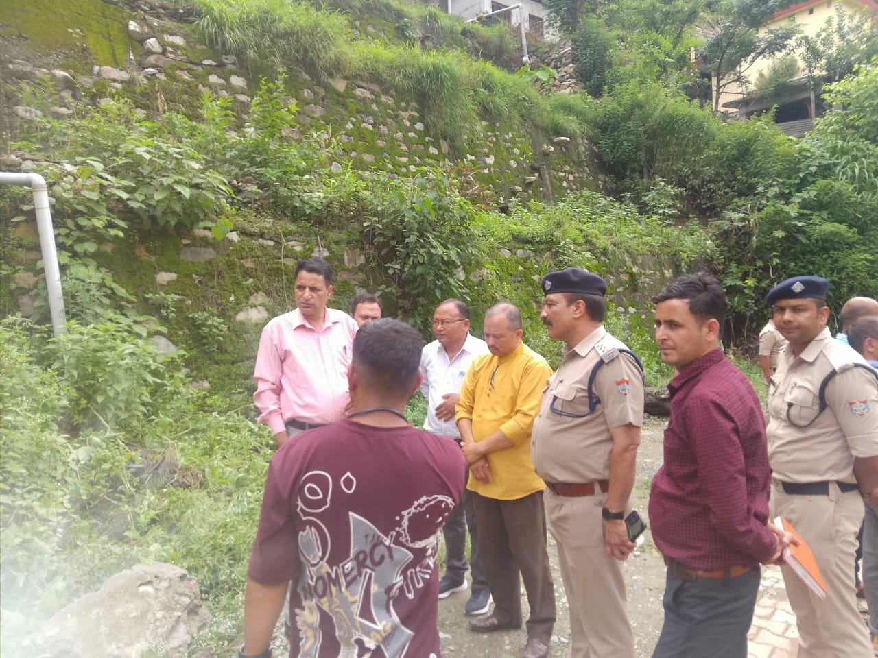 कर्णप्रयाग के सुभाषनगर मोहल्ले की सड़क पर लगेगा गेट