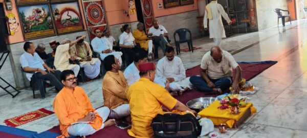 ब्रह्मलीन गुरु सत्य प्रसाद बहुगुणा की प्रतिमा का हुआ अनावरण