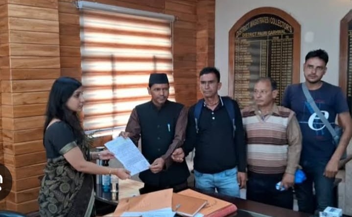 पौड़ी गढ़वाल : जिले के इस गांव में नहीं हुआ एक भी नामांकन, पंचायत चुनाव बहिष्कार की चेतावनी, ये हैं वजह …..