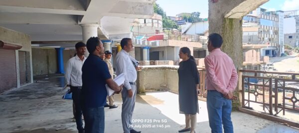 डीएम तिका खण्डेलवाल ने नई टिहरी आईएसबीटी के नवीनीकरण को लेकर किया स्थलीय निरीक्षण, दिए निर्देश