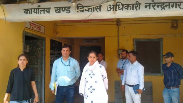 डीएम नितिका खण्डेलवाल ने त्रिस्तरीय पंचायत चुनाव के तहत विकासखण्ड नरेंद्रनगर का किया स्थनीय निरीक्षण, दिए आवश्यक दिशा-निर्देश