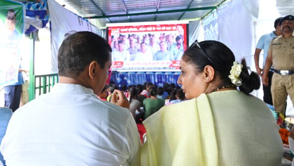 विधानसभा अध्यक्ष ऋतु खंडूड़ी भूषण ने “दीदी की पाठशाला” में बच्चों के साथ सुना प्रधानमंत्री नरेंद्र मोदी का “मन की बात” कार्यक्रम