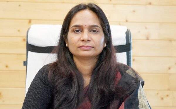 आयुष्मान सूचीबद्ध अस्पतालों को सीईओ रीना जोशी के सख्त निर्देश, अस्पताल के प्रत्येक वार्ड में लगेंगे टोल फ्री नंबर के डिस्पले, आईसीयू का अलग से होगा वेटिंग रूम, मरीज का फीडबैक फार्म हुआ अनिवार्य