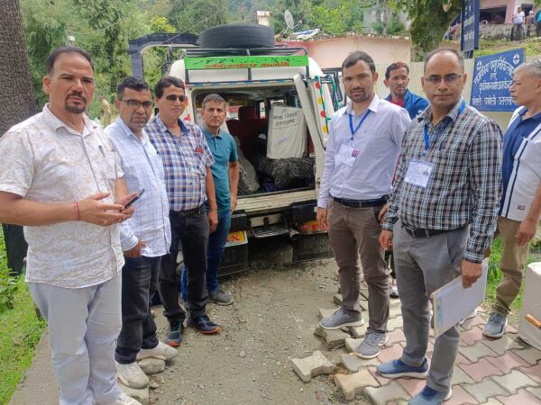 चमोली में द्वितीय चरण के मतदान के लिए 194 पोलिंग पार्टियां हुई रवाना, द्वितीय चरण में जनपद के 411 मतदान केंद्रों पर होगा मतदान