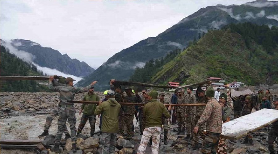केंद्र और राज्य सरकार ने राहत- बचाव अभियान में झौंकी ताकत