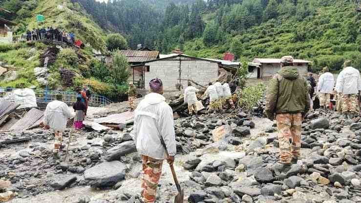 धराली आपदा: रेस्क्यू ऑपरेशन युद्ध स्तर पर जारी, 274 लोगों को किया गया रेस्क्यू