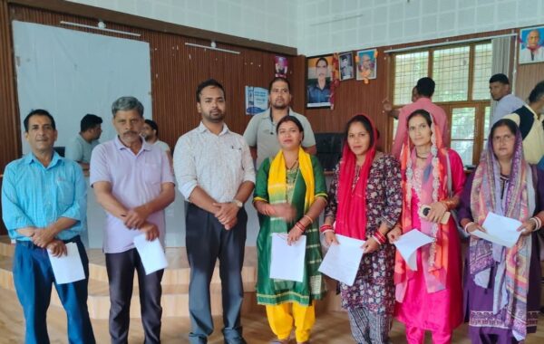 चमोली में 160 प्रधान और 874 ग्राम पंचायत सदस्यों ने ली पद और गोपनीयता की शपथ