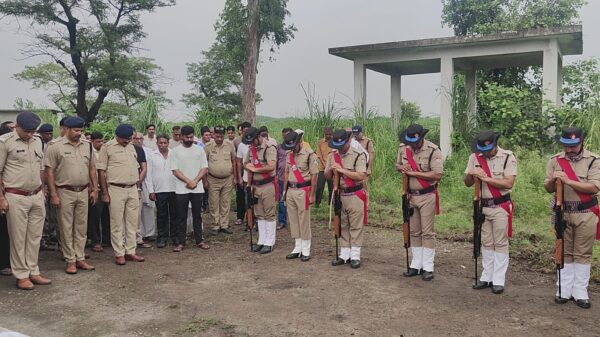 पुलिस उप निरीक्षक जयकुमार सिंह का बीमारी से आकस्मिक निधन, राजकीय सम्मान के साथ दी गई अंतिम विदाई, क्षेत्र में शोक की लहर