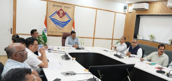 गंगा के संरक्षण और कायाकल्प के लिए किए जा रहे सभी कार्यों को समयबद्ध तरीके से किया जाए पूर्ण – मुख्य सचिव आनन्द बर्द्धन