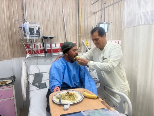 उत्तरकाशी आपदा घायलों से मिले पूर्व मंत्री डॉ. प्रेमचंद अग्रवाल, बेहतर इलाज के दिए निर्देश