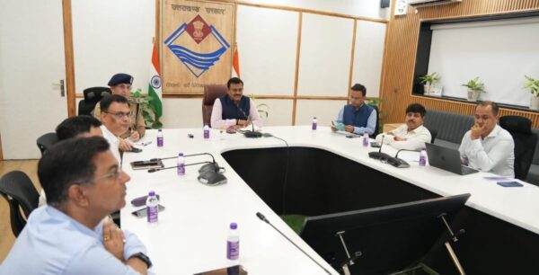 उत्तराखंड : मुख्य सचिव आनन्द बर्द्धन ने उच्च हिमालयी ग्लेशियर झीलों की तत्काल निगरानी के दिए निर्देश, आपदा से बचाव को प्राथमिकता