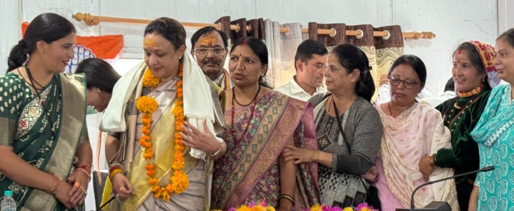 संगठन की मजबूती से ही चुनावों के जीत राह आसान – आराधना मिश्रा