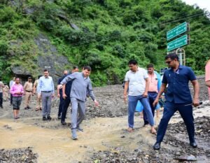 आपदा प्रबंधन को लेकर सीएम धामी ने अधिकारियों को दिए सख्त निर्देश