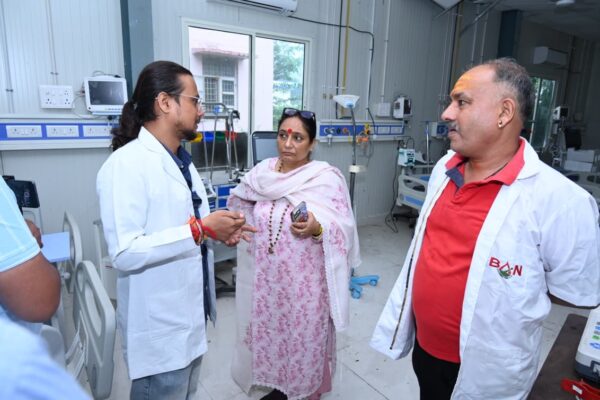 विधानसभा अध्यक्ष ऋतु खण्डूडी भूषण ने झंडीचौड़ और कलालघाटी स्थित प्राथमिक स्वास्थ्य केंद्रों का किया औचक निरीक्षण, कहा – स्वास्थ्य केंद्र में ही उपलब्ध करवाएं दवाई, बाहर की दुकानों पर भेजना करें बंद