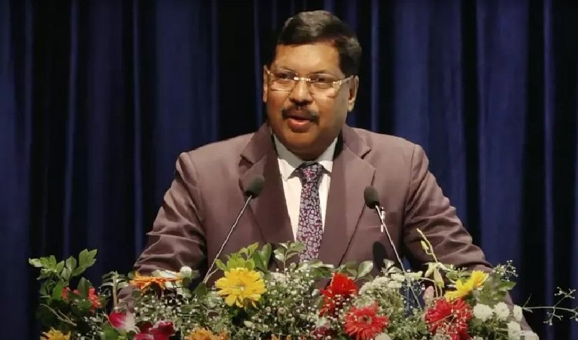 सुप्रीम कोर्ट में जूता फेंकने की घटना : चीफ जस्टिस ने कहा ‘भूला हुआ अध्याय’, जज भुईंया बोले ‘संस्थान पर आघात’