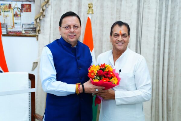 मुख्यमंत्री पुष्कर सिंह धामी से पूर्व कैबिनेट मंत्री एवं विधायक प्रेमचंद अग्रवाल ने की शिष्टाचार भेंट